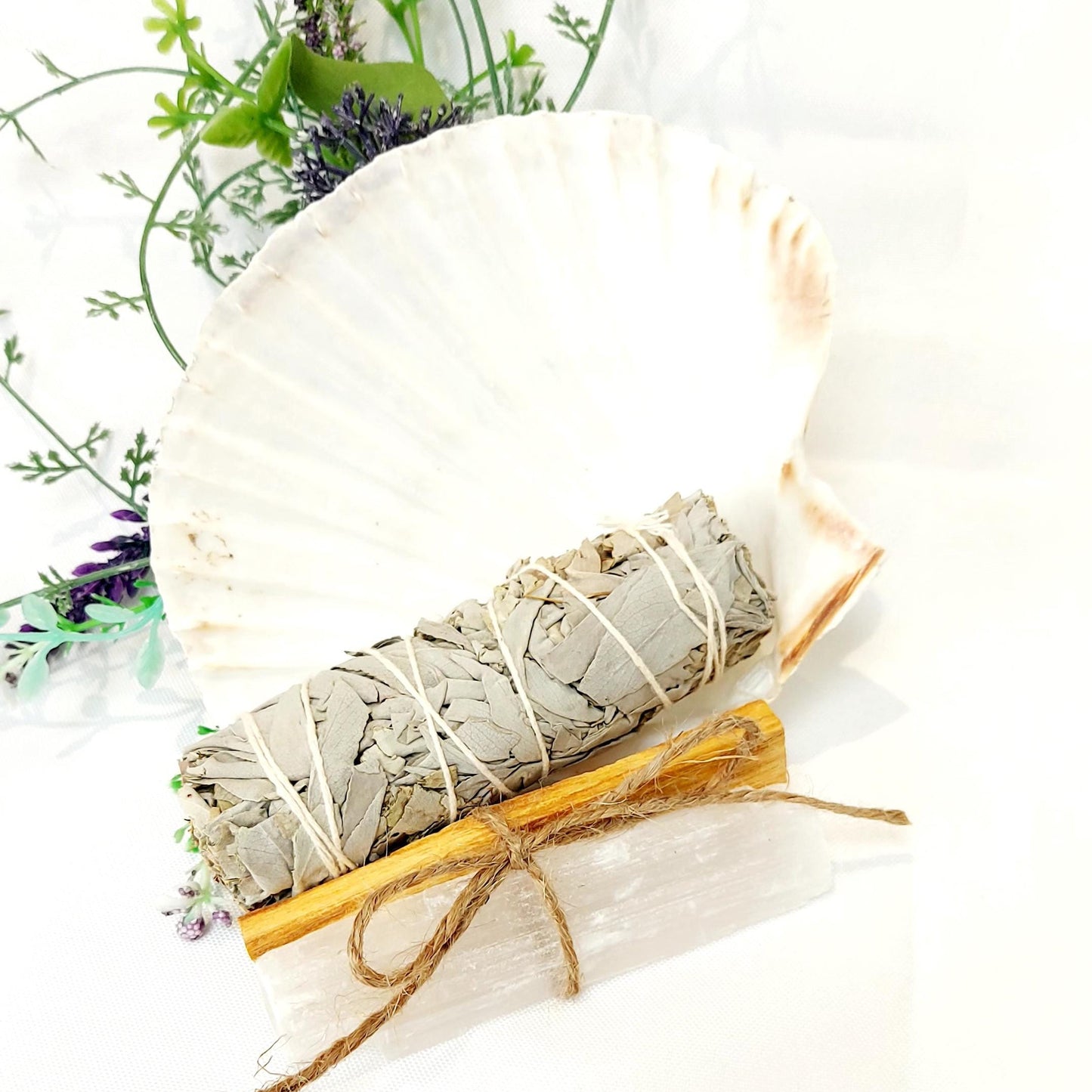 White Sage & 10 Piece Crystal Starter Kit, Palo Santo, Selenite Stick, White Sage Stick, Scallop Shell, Popular Crystals, UK Seller.