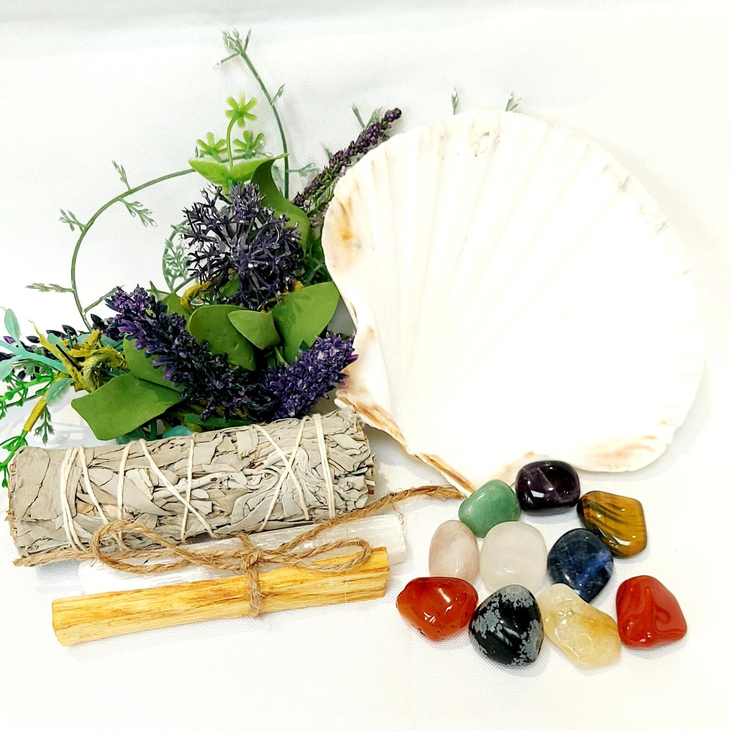 White Sage & 10 Piece Crystal Starter Kit, Palo Santo, Selenite Stick, White Sage Stick, Scallop Shell, Popular Crystals, UK Seller.
